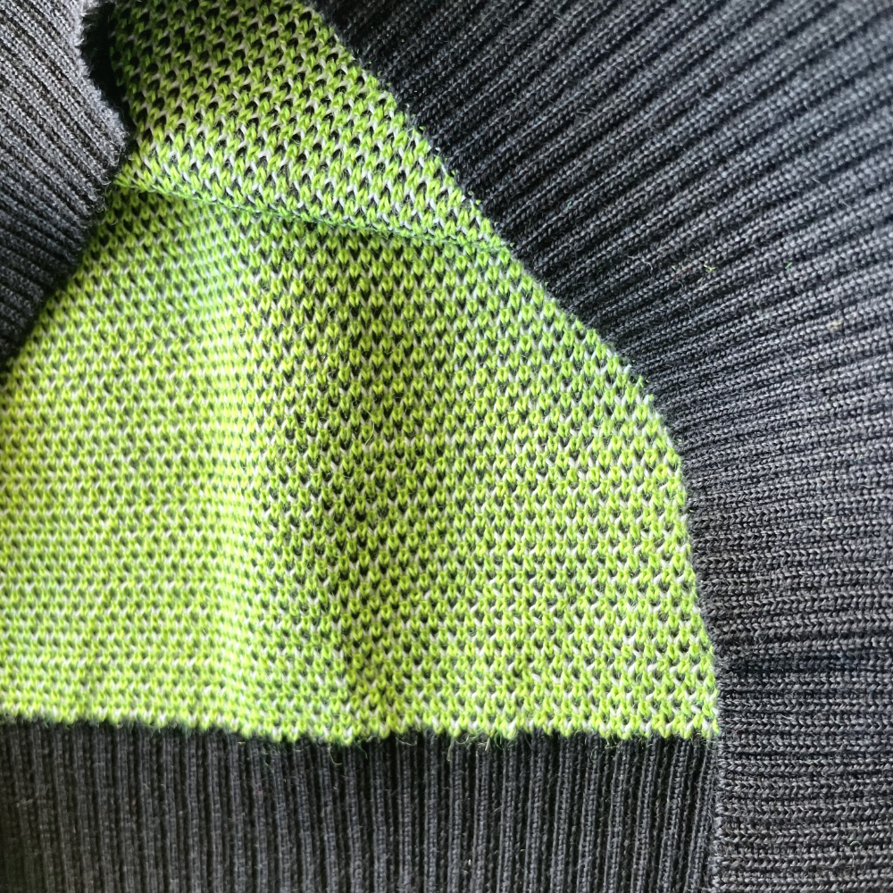 USUALIS Crew Neck Knit (Houndstooth Green) [SLIM FIT]画像9